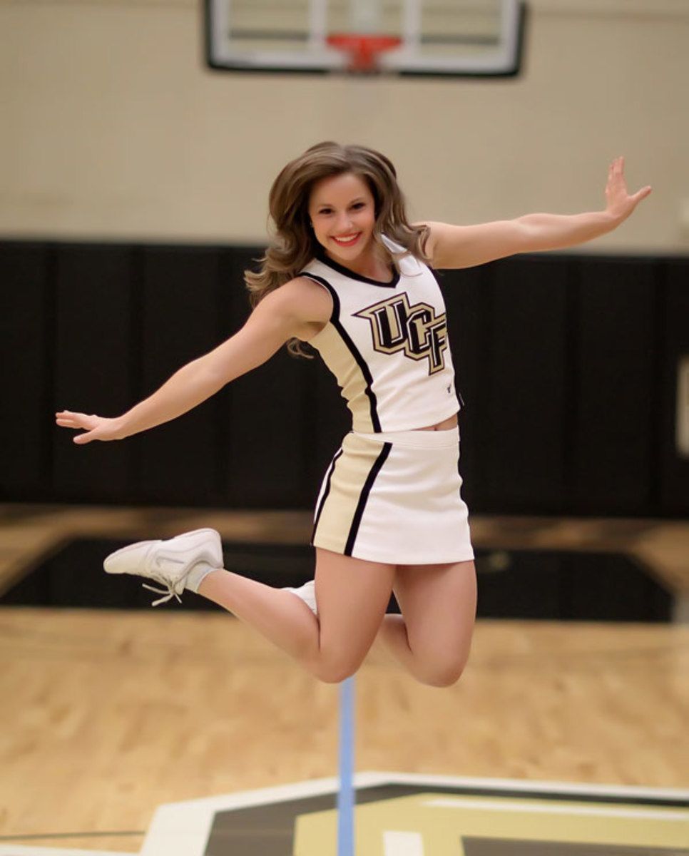 ashley-cheerleader-600