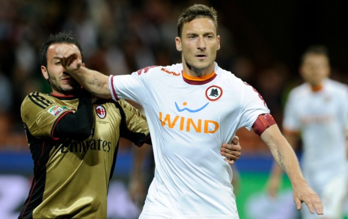 Francesco Totti reportedly has agreed to a two-year Roma extension. (Claudio Villa/Getty Images)