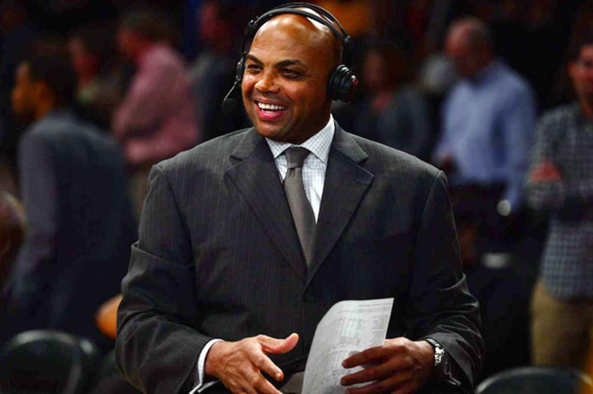 Charles Barkley says Jason Collins' lack of an NBA job has nothing to do with him coming out as gay.