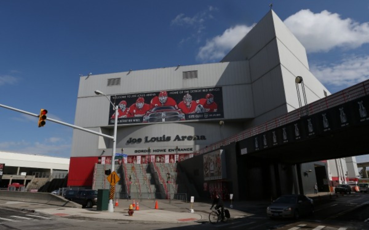 The Detroit Red Wings have played in Joe Louis Arena for 32 years. (Tom Szczerbowski/Getty Images)