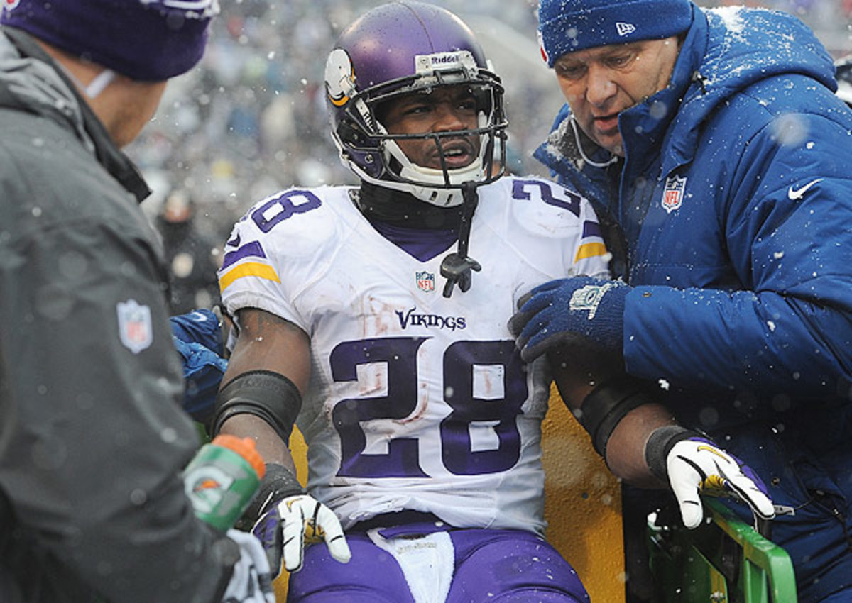 Adrian Peterson left the Ravens-Vikings game with a lower-leg injury.
