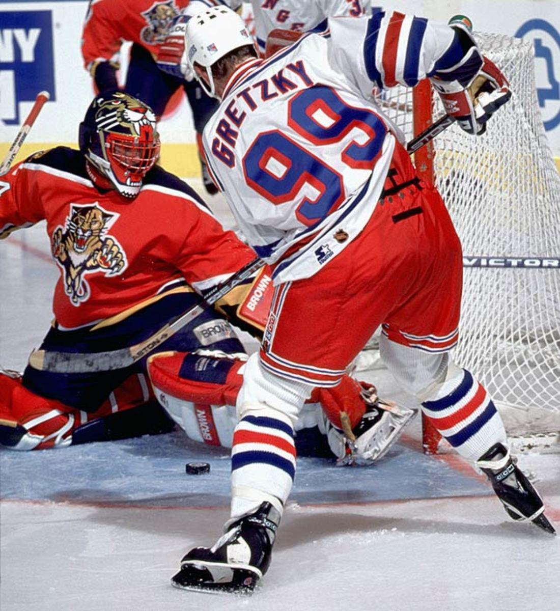 130904114258-john-vanbiesbrouck-wayne-gretzky-single-image-cut.jpg