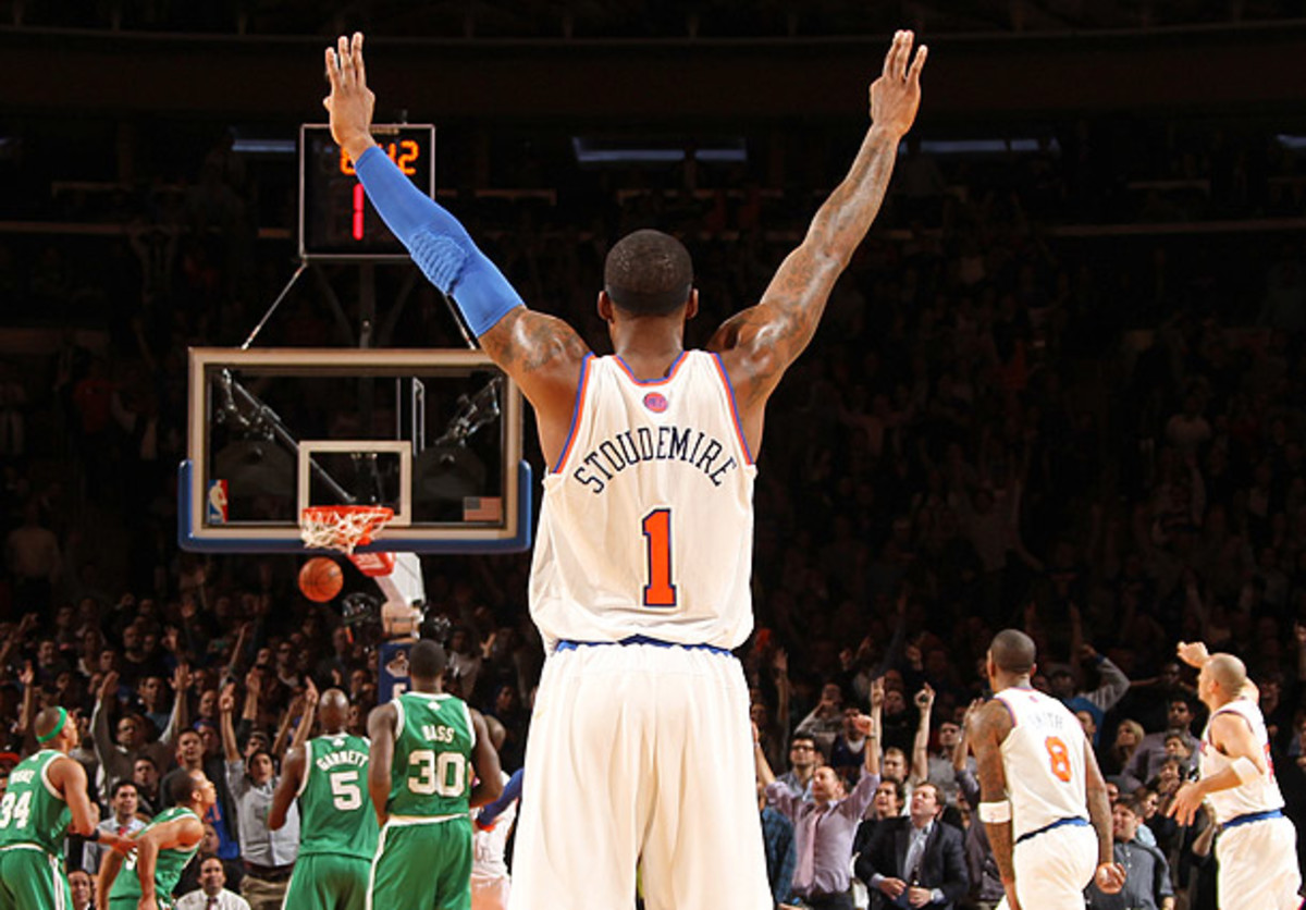 Amar'e Stoudemire celebrates