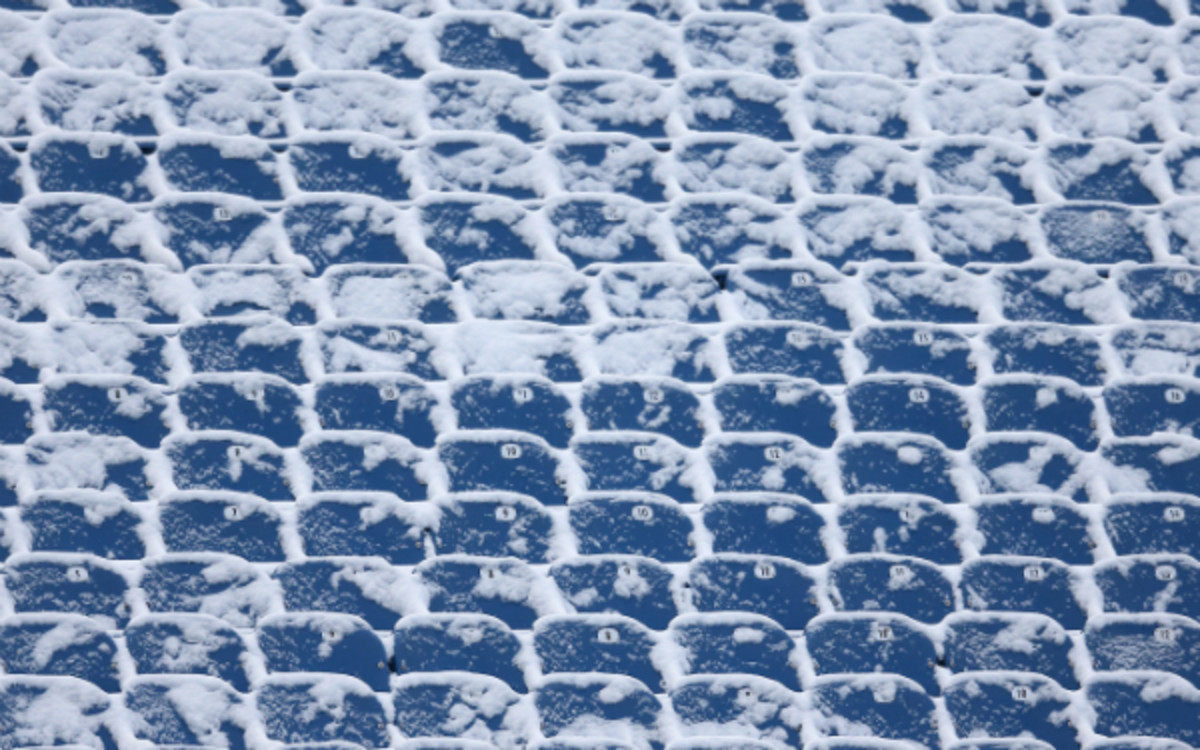 The Famers' Almanac is predicting that a huge storm could hit during the Super Bowl. (Tom Szczerbowski/Getty Images)