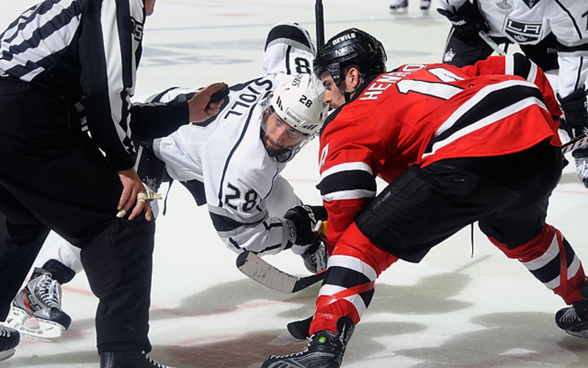 Jarret Stoll and the Kings will open defense of their Stanley Cup on Saturday against the Blackhawks.