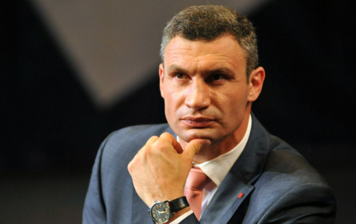 Vitali Klitschko has thrown his hat into the ring as a contender for the Ukrainian presidency.