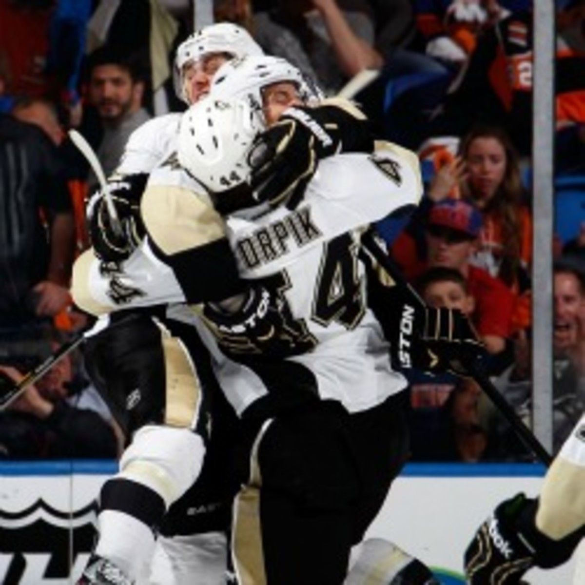 After finishing off the Islanders, the Pittsburgh Penguins will open the 2013 Stanley Cup semifinals against the Ottawa Senators. (Paul Bereswill/Getty Images)