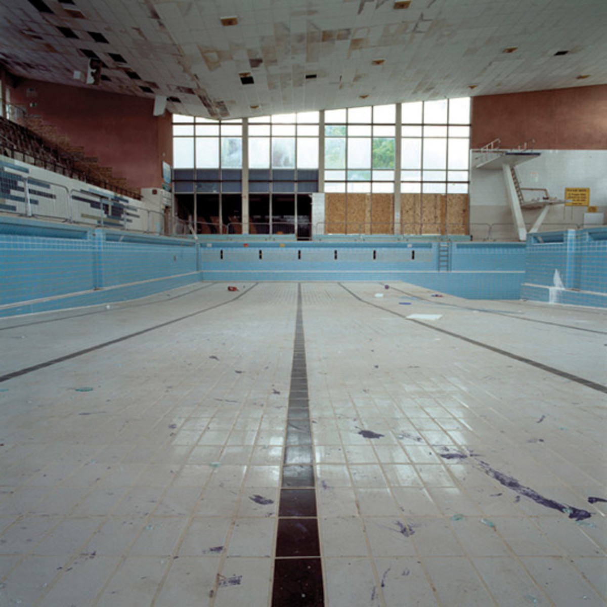 10-tudor-grange-pool-copia.jpg