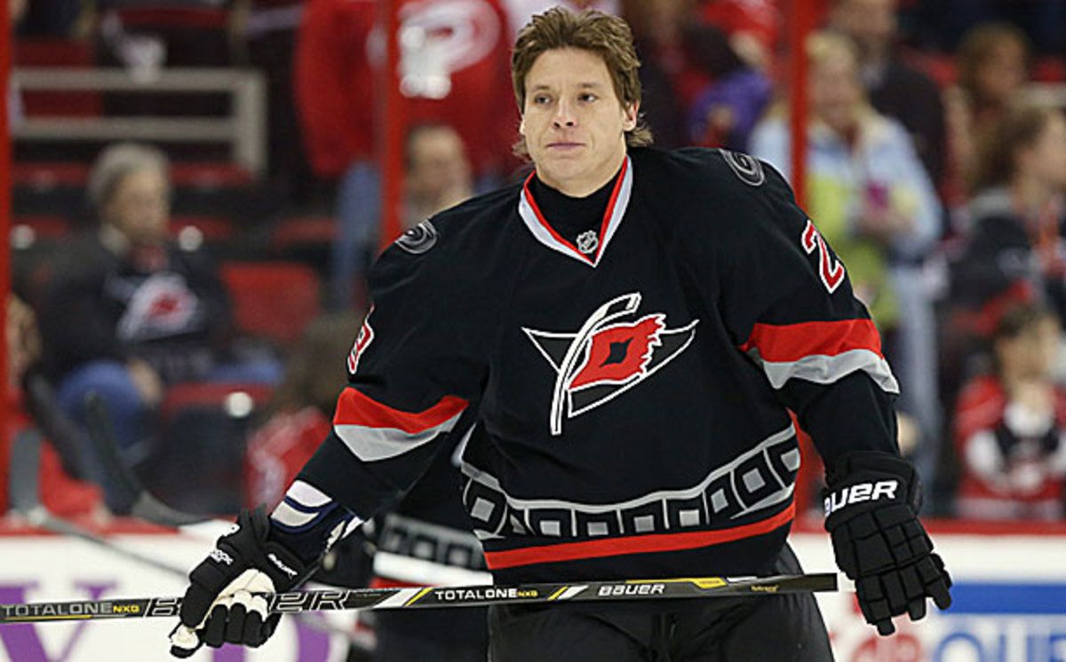 Alexander Semin of the Hurricanes faces his old team for the first time