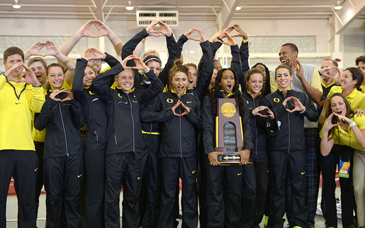Oregon women shooting for NCAA track & field's "Triple Crown" Sports