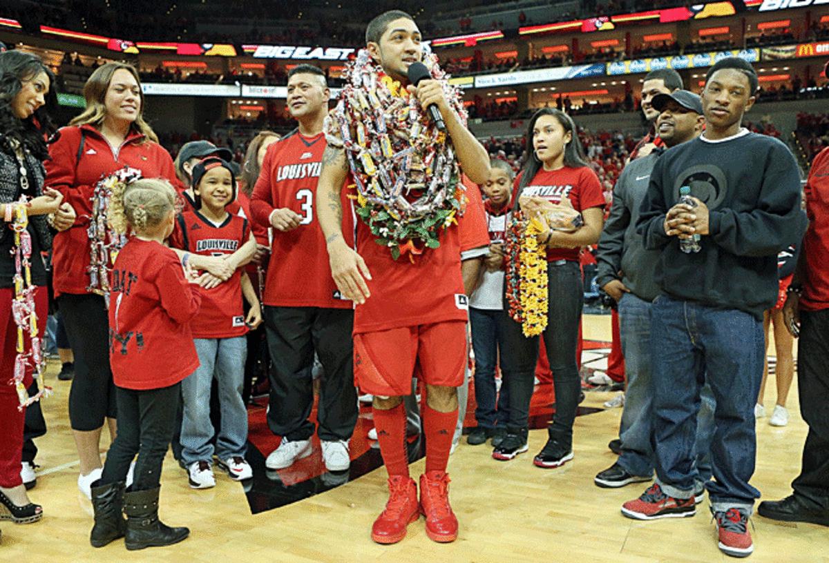 Peyton Siva contributed 13 points and five assists in front of his family for Senior Day.