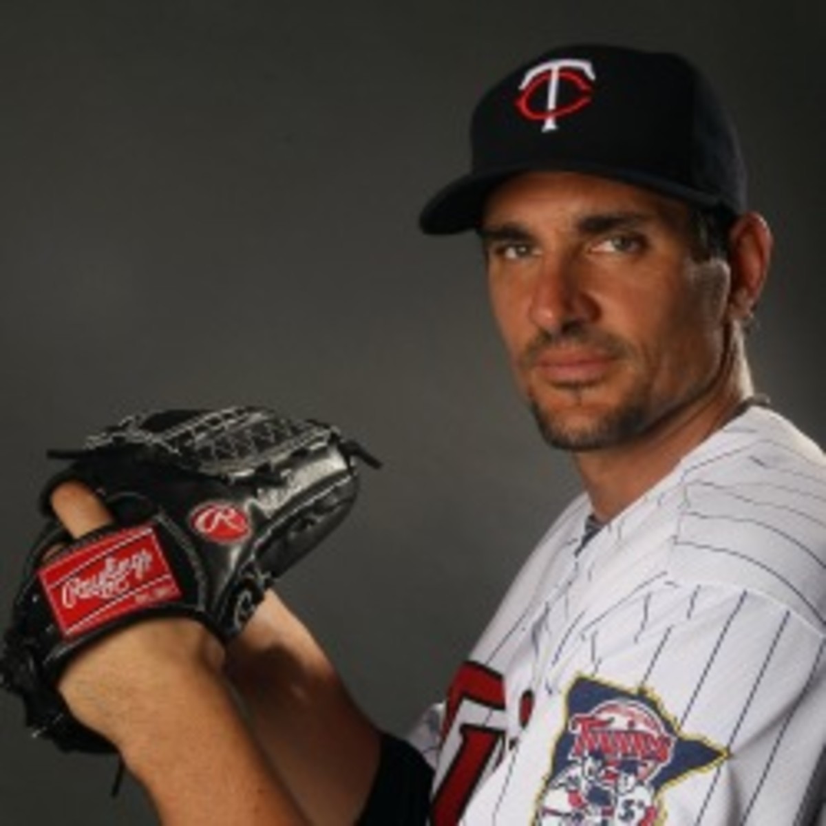 Former Twins pitcher Carl Pavano lacerated his spleen(Elsa/Getty Images)