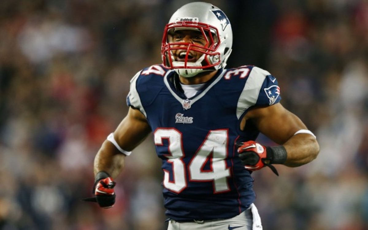 Shane Vereen will miss a few weeks with a broken wrist. (Elsa/Getty Images)