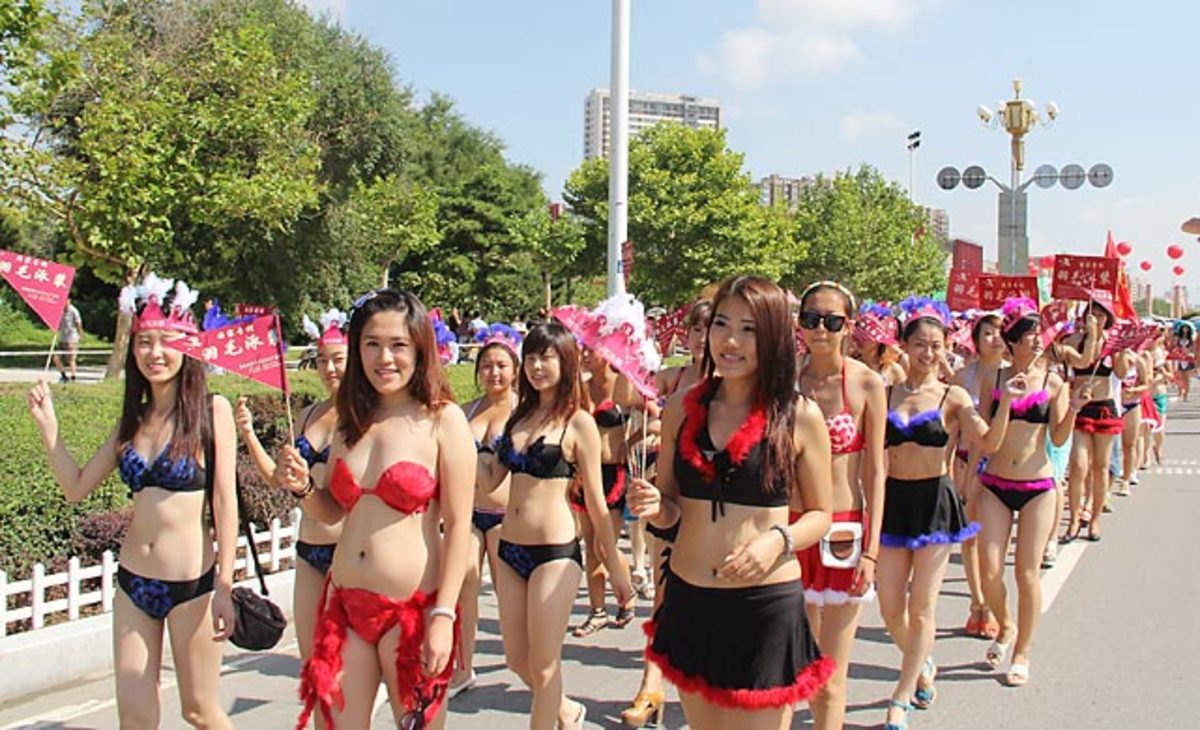 Largest Bikini Parade