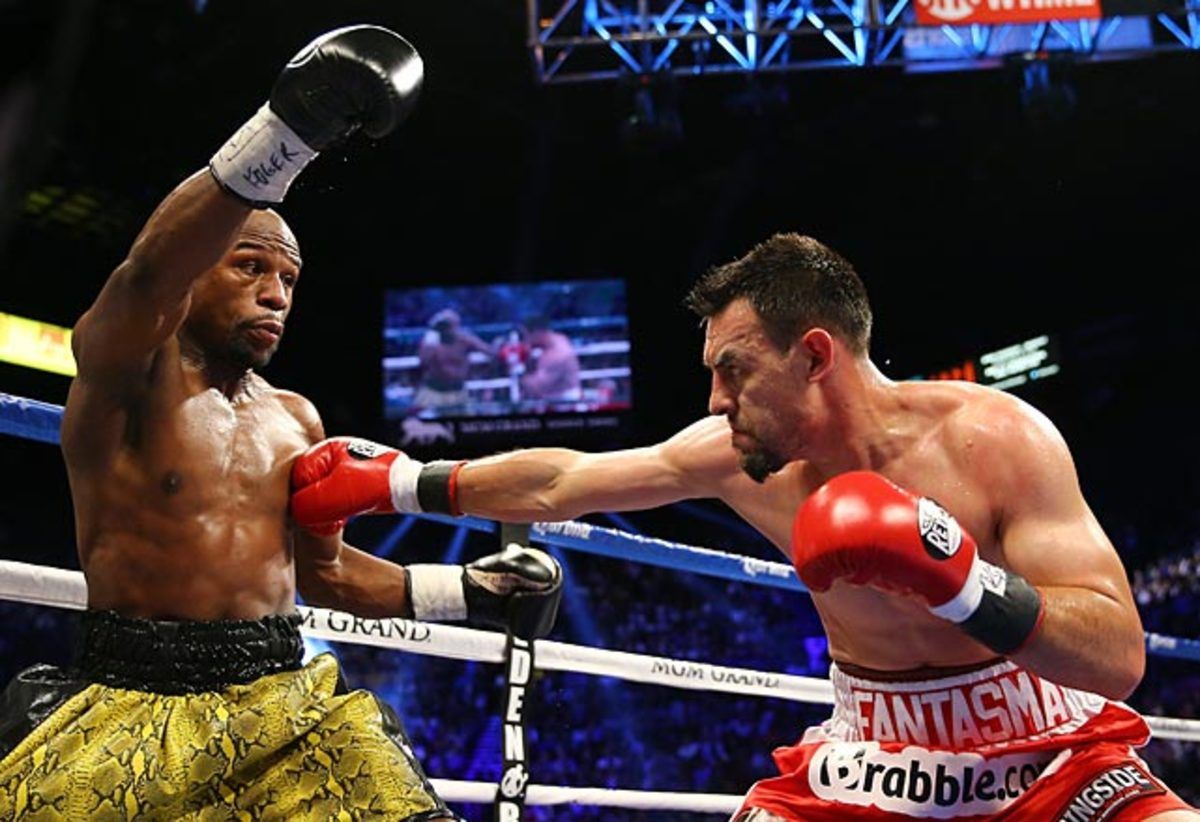 Mayweather defeats Guerrero