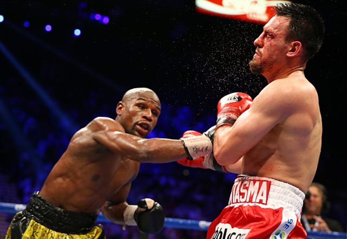 Mayweather defeats Guerrero