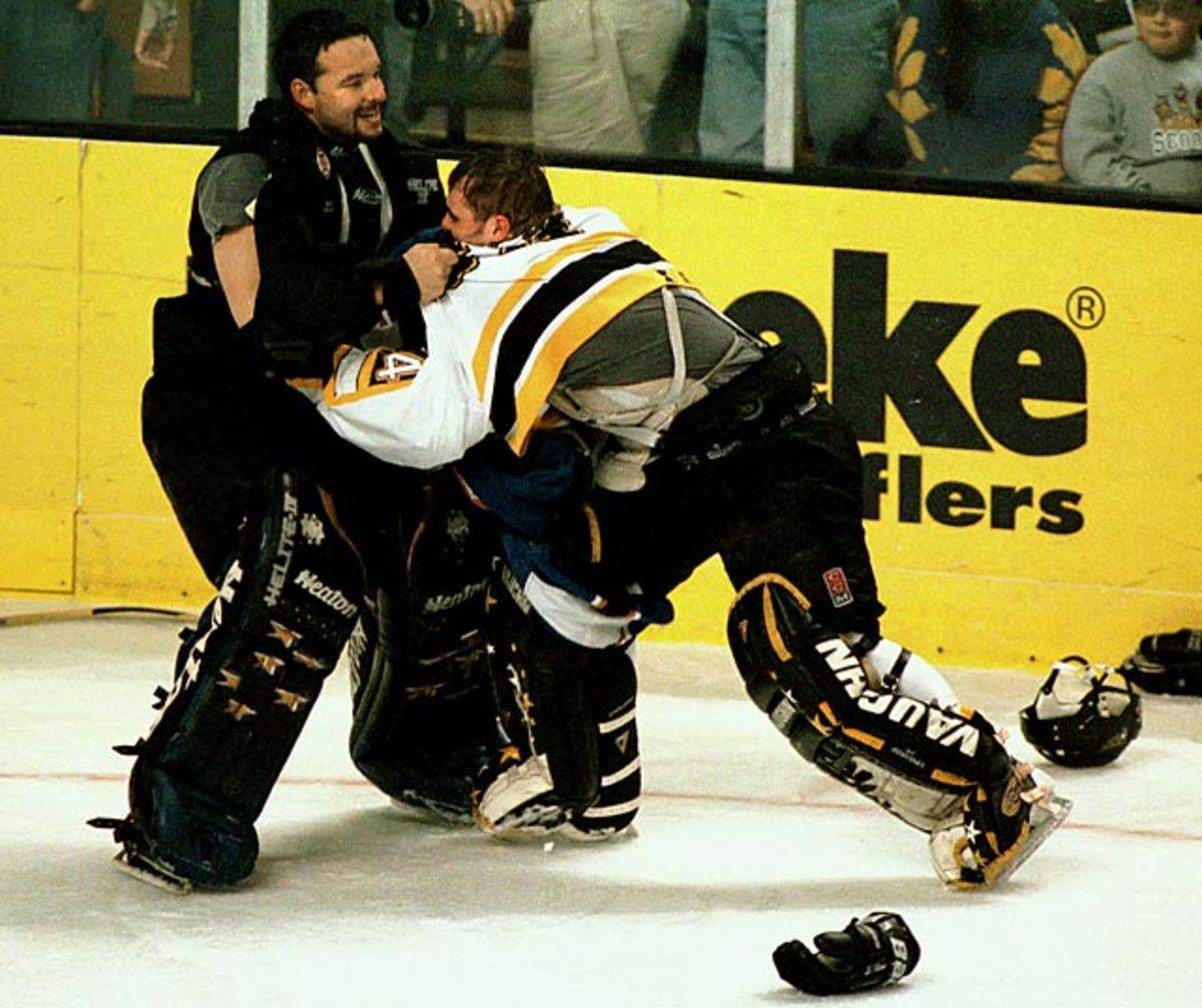 Olaf Kolzig vs. Byron Dafoe