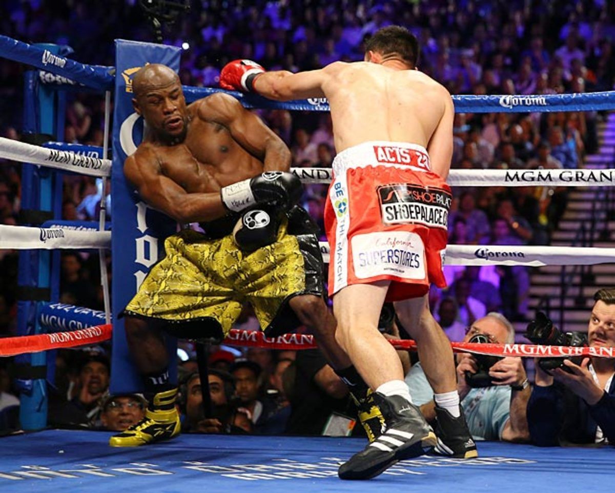 Mayweather defeats Guerrero