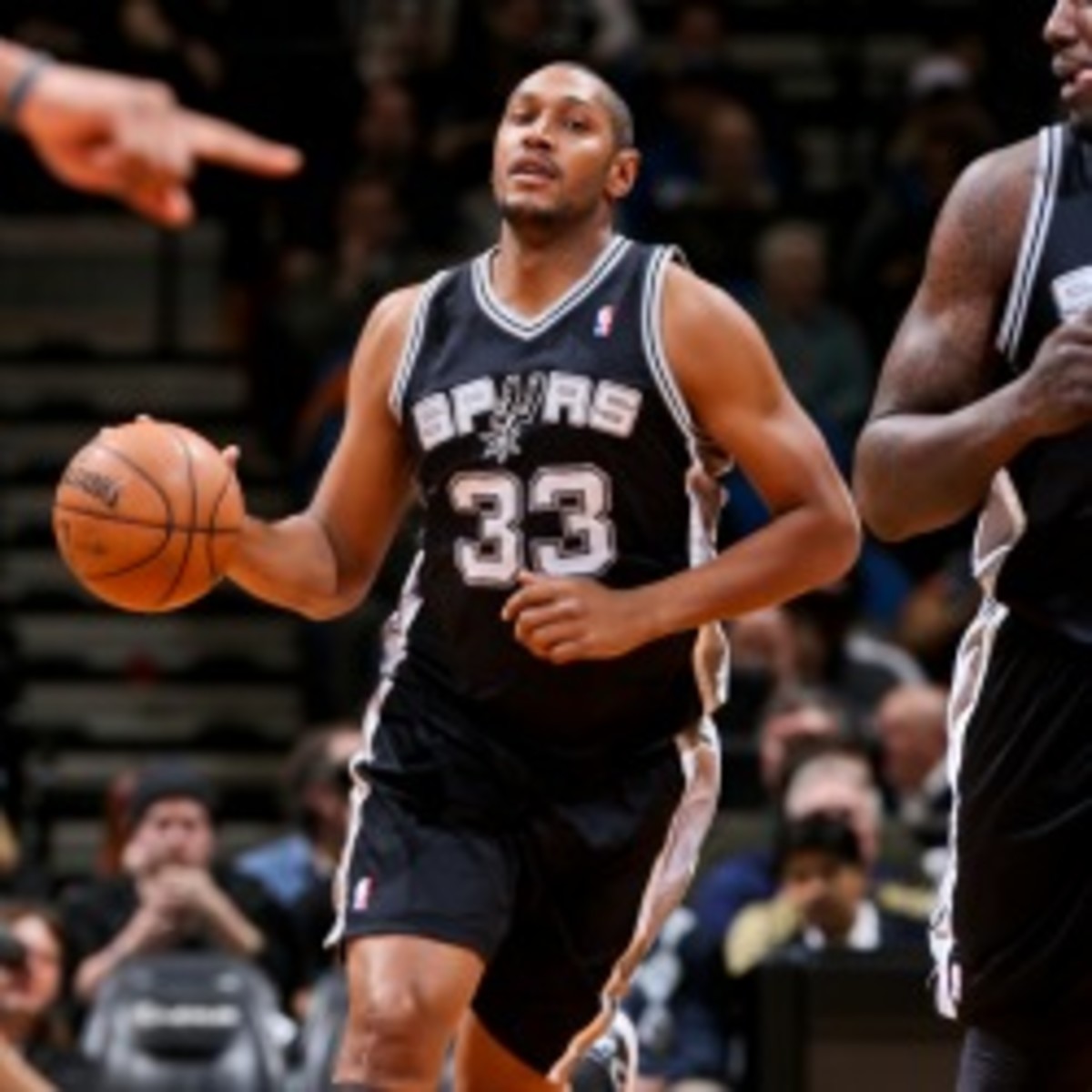 Spurs forward Boris Diaw will be out 2-3 weeks after surgery on his spine. (David Sherman/NBA/Getty Images)