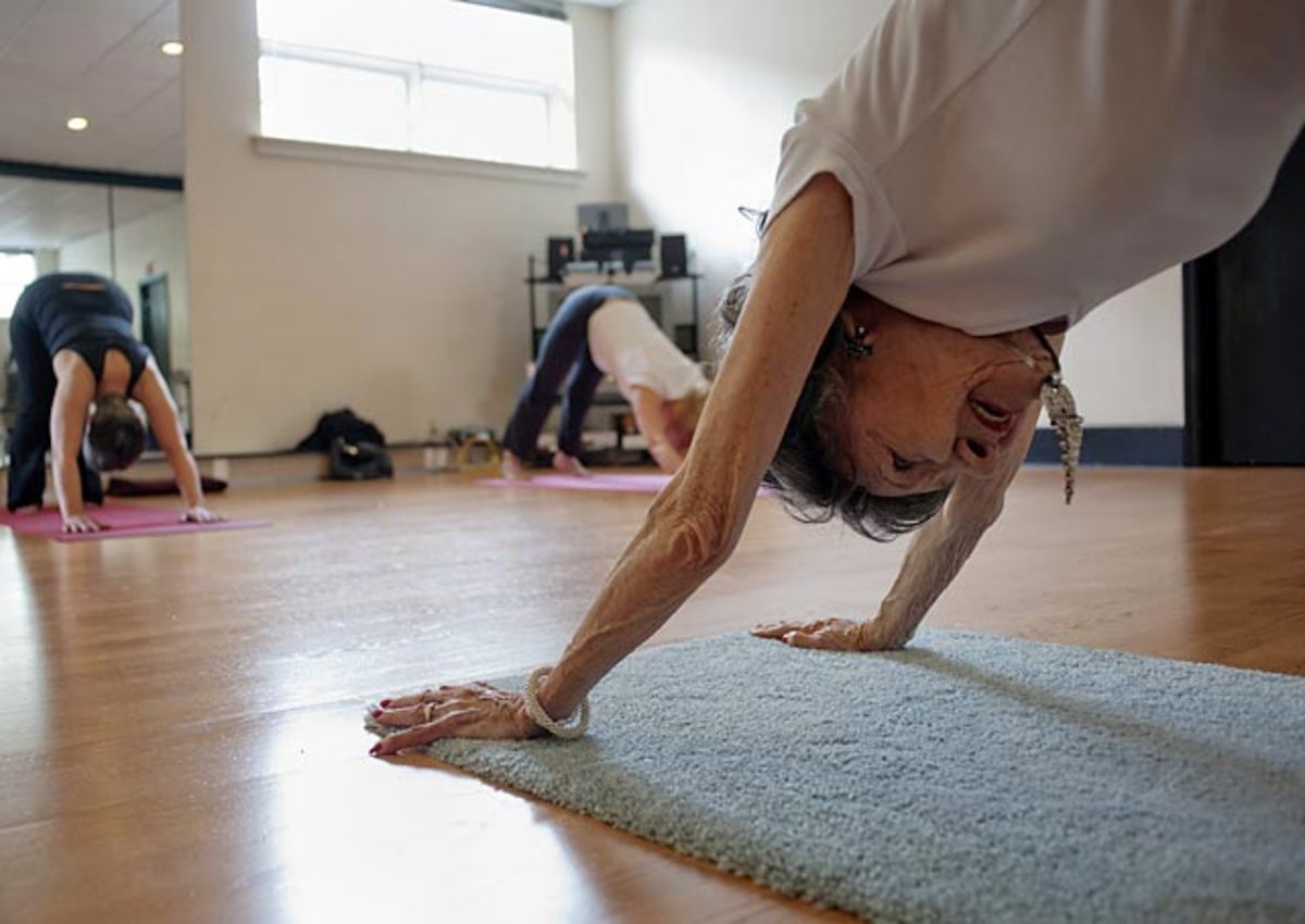 World's oldest yoga teacher