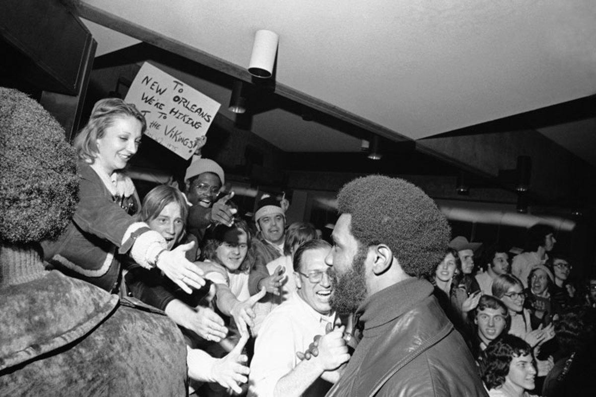 steelers-joe-greene-fans-800.jpg