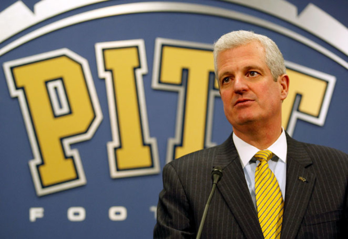 Pittsburgh athletic director Steve Pederson has signed a five-year contract extension with the school.