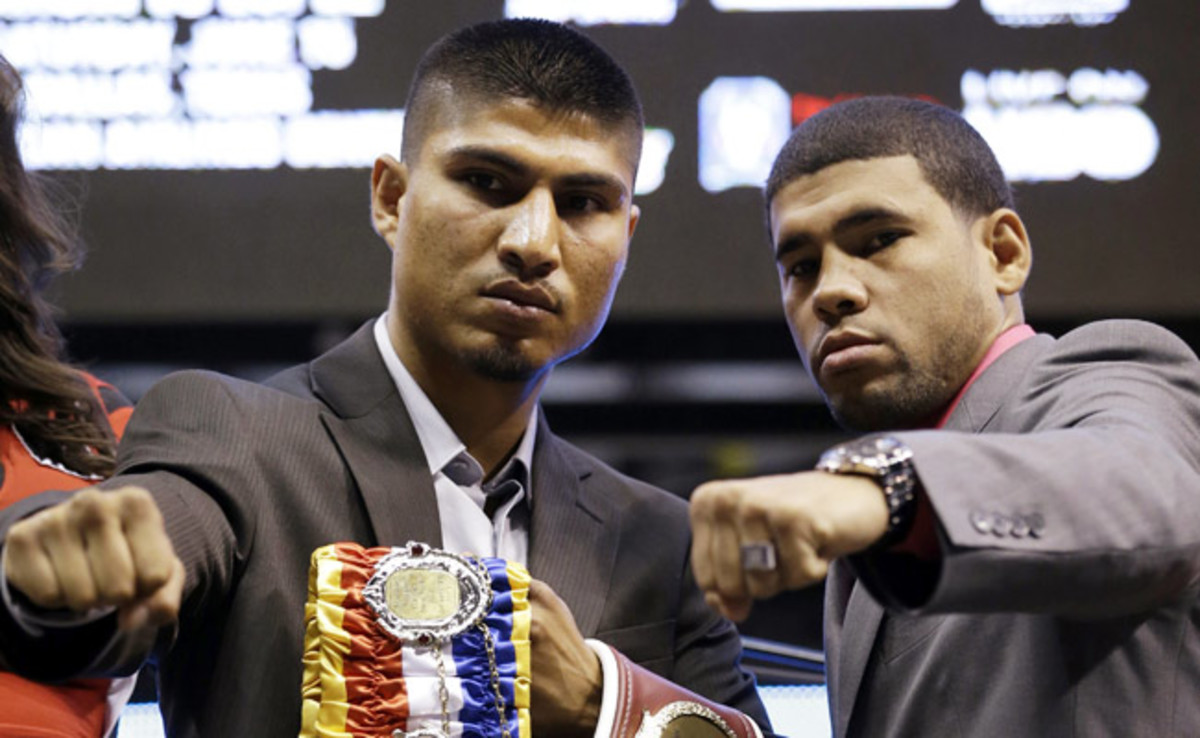 Mikey Garcia (left) and Juan Manuel Lopez will fight in Dallas' American Airlines Center on Saturday.