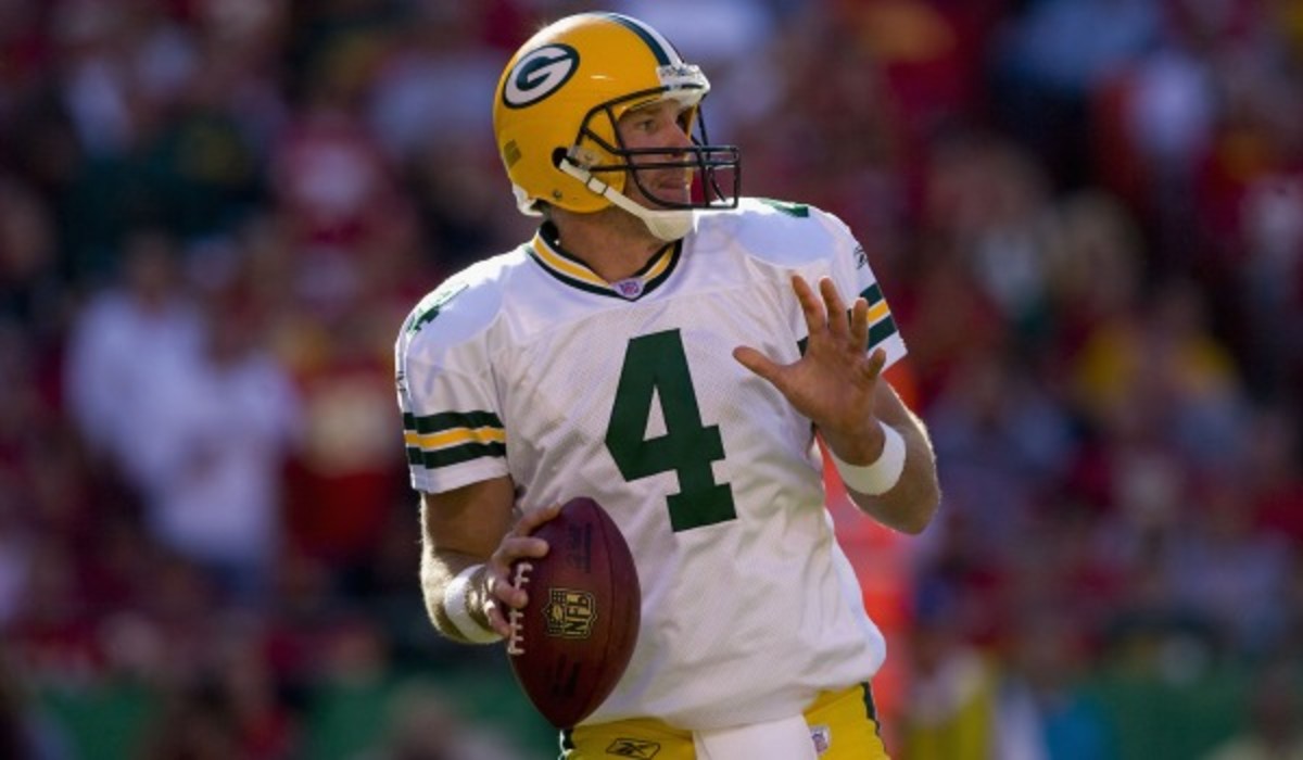 Brett Favre said he is at fault for the end of his Packers career. (Photo by Dilip Vishwanat/Getty Images)