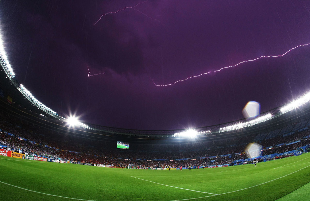 2008-euro-semi-final-ernst-happel-stadium-lightning.jpg
