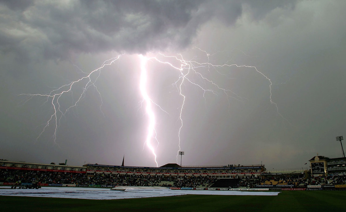 2005-edgbaston-birmingham-lightning.jpg