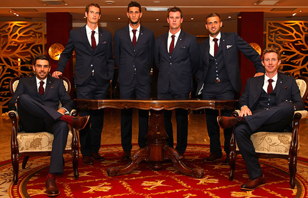 Colin Fleming, Andy Murray, James Ward, Captain Leon Smith, Daniel Evans and Jonny Marray of Great Britain pose for a team photo. (Julian Finney/Getty Images)