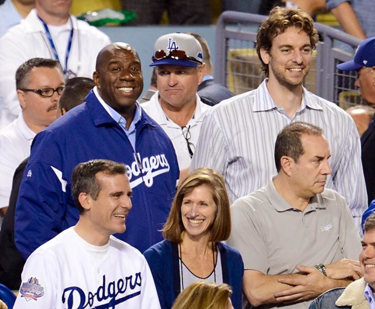 Magic Johnson and Pau Gasol 