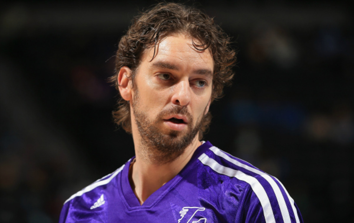 Pau Gasol is averaging 14.3 pts and 9.9 rebound a game this season. (Doug Pensinger/Getty Images)