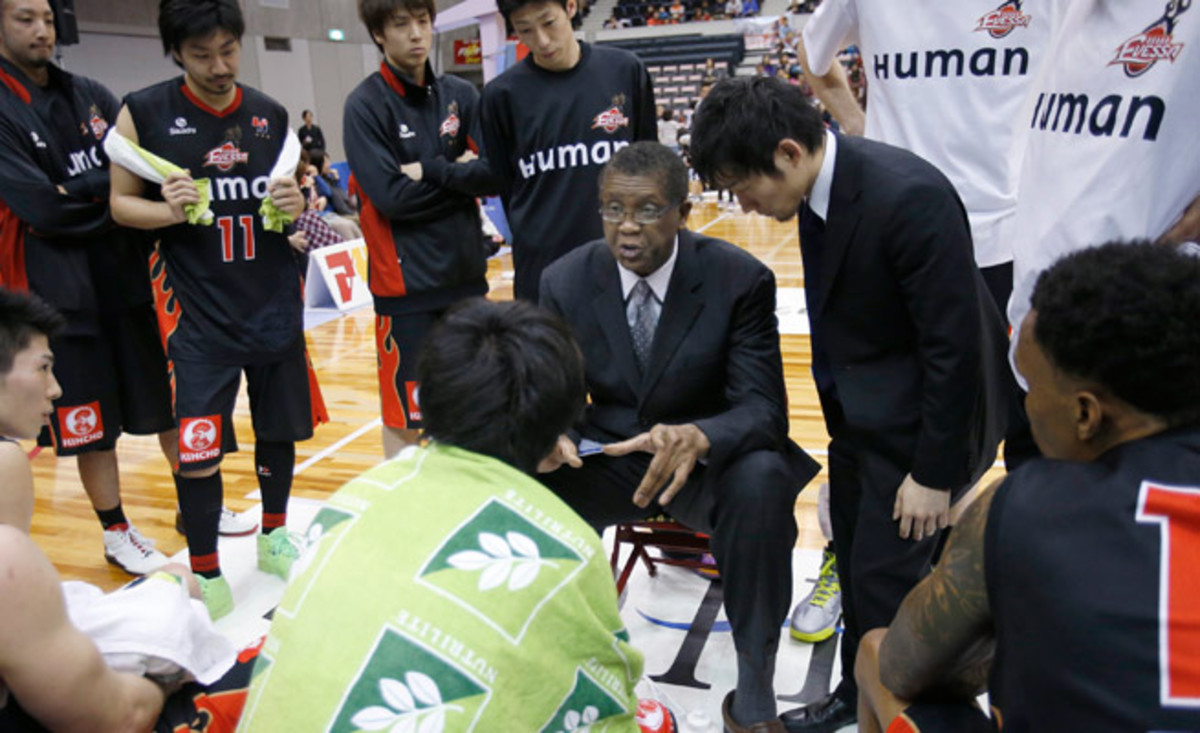 Knicks and Bulls great Bill Cartwright relied heavily on an interpreter during his season in Japan.