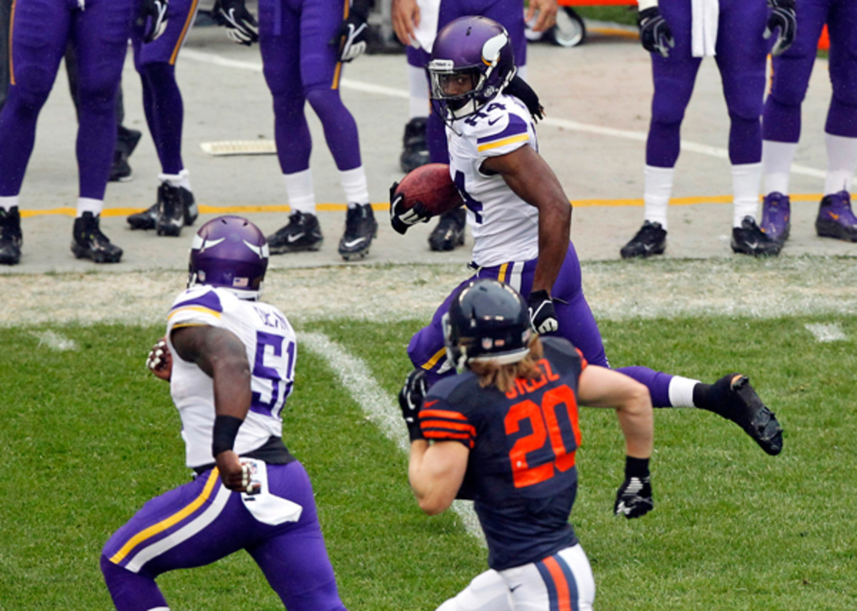 They're not gonna get him, Cordarrelle Patterson takes it to the house.