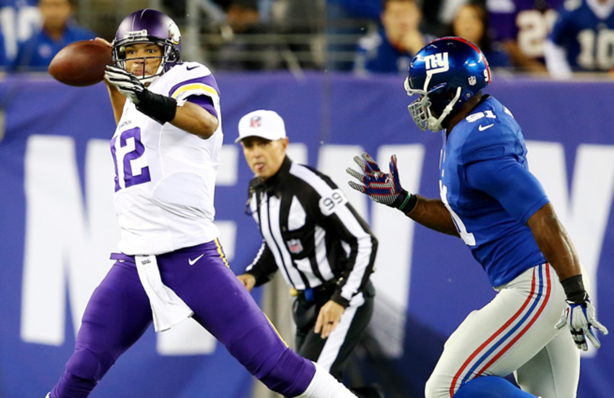 Josh Freeman went just 20-of-53 in his Vikings' debut, a 23-7 loss to the Giants.