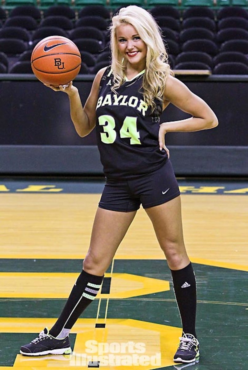 130308121335-cheerleader-01-individual-018-baylor-megan-kamrath-mv-single-image-cut.jpg