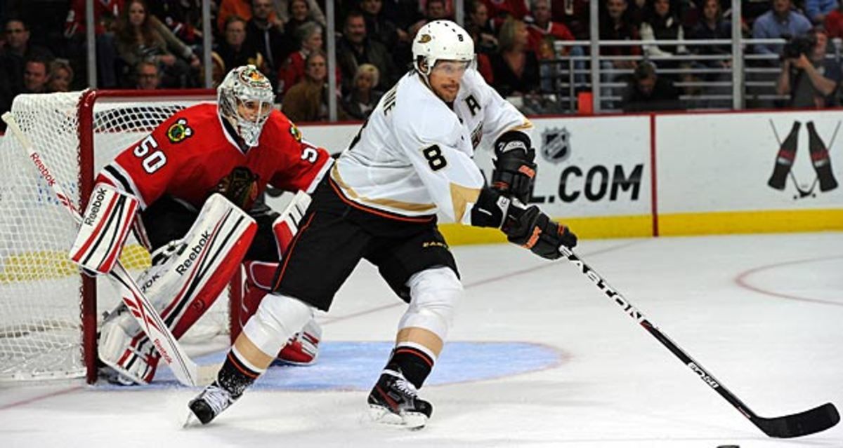 Teemu Selanne of the Anaheim Ducks