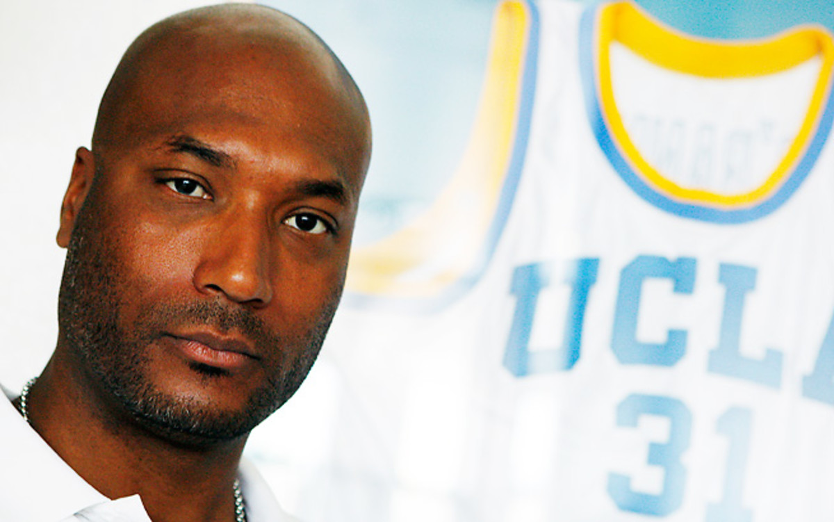 Ed O'Bannon's class action lawsuit has agreed to settle with EA and the Collegiate Licensing Company.