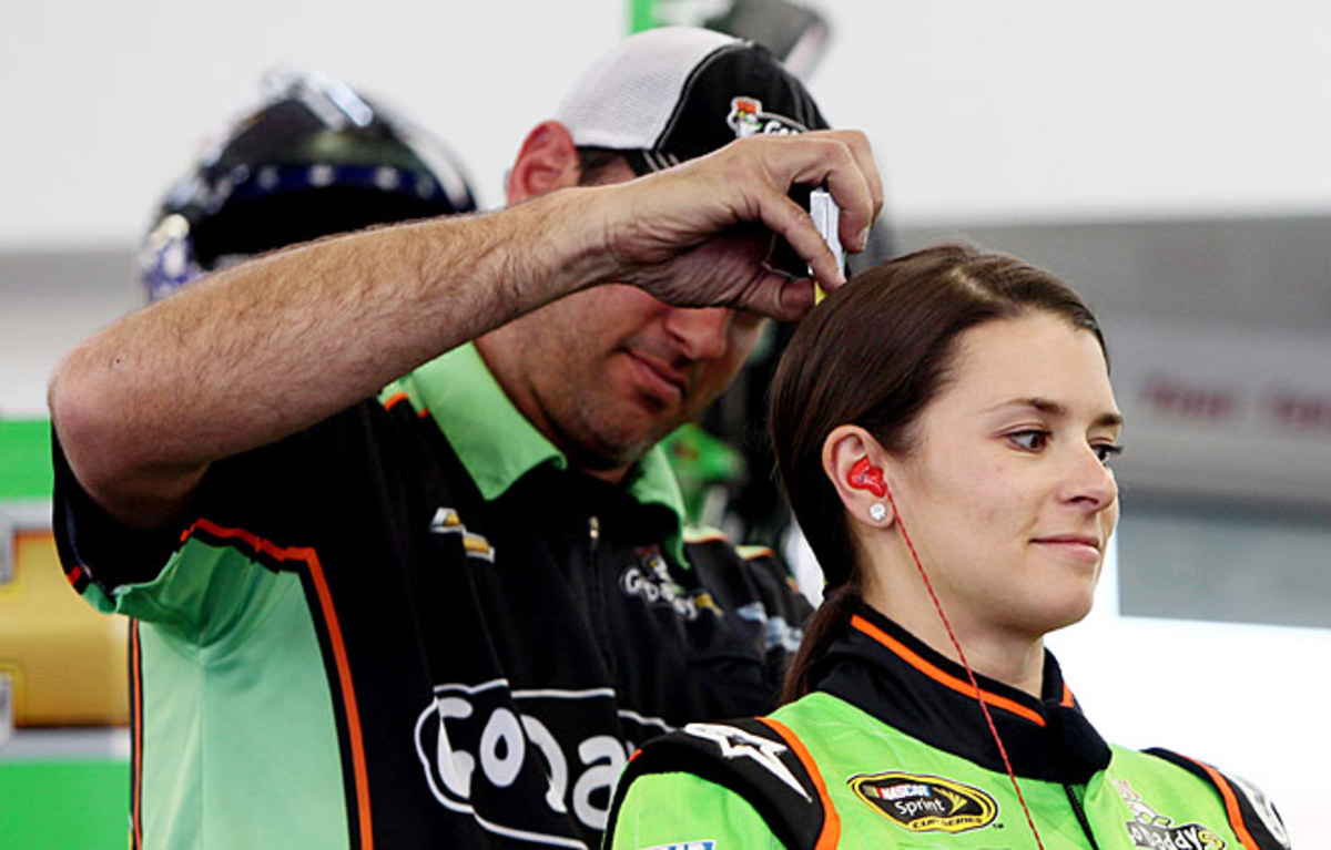 Danica Patrick Hit In Head By Rock On Dirt Track Sports Illustrated Danica Patrick Hit In Head By Rock On Dirt Track Sports Illustrated