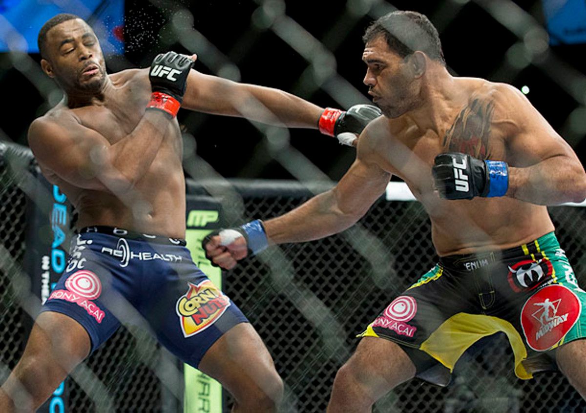Rashad Evans fights at UFC 161