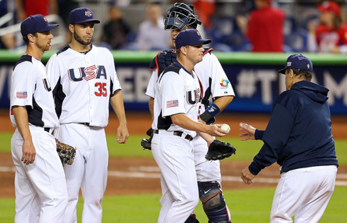 Vinnie Pestano (center) couldn't get an out while giving up three runs in the U.S. loss to Puerto Rico.