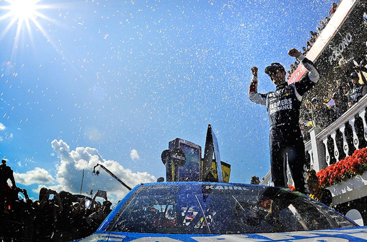 Kahne snatched the lead from some of NASCAR's best drivers, including Jeff Gordon with two laps left.