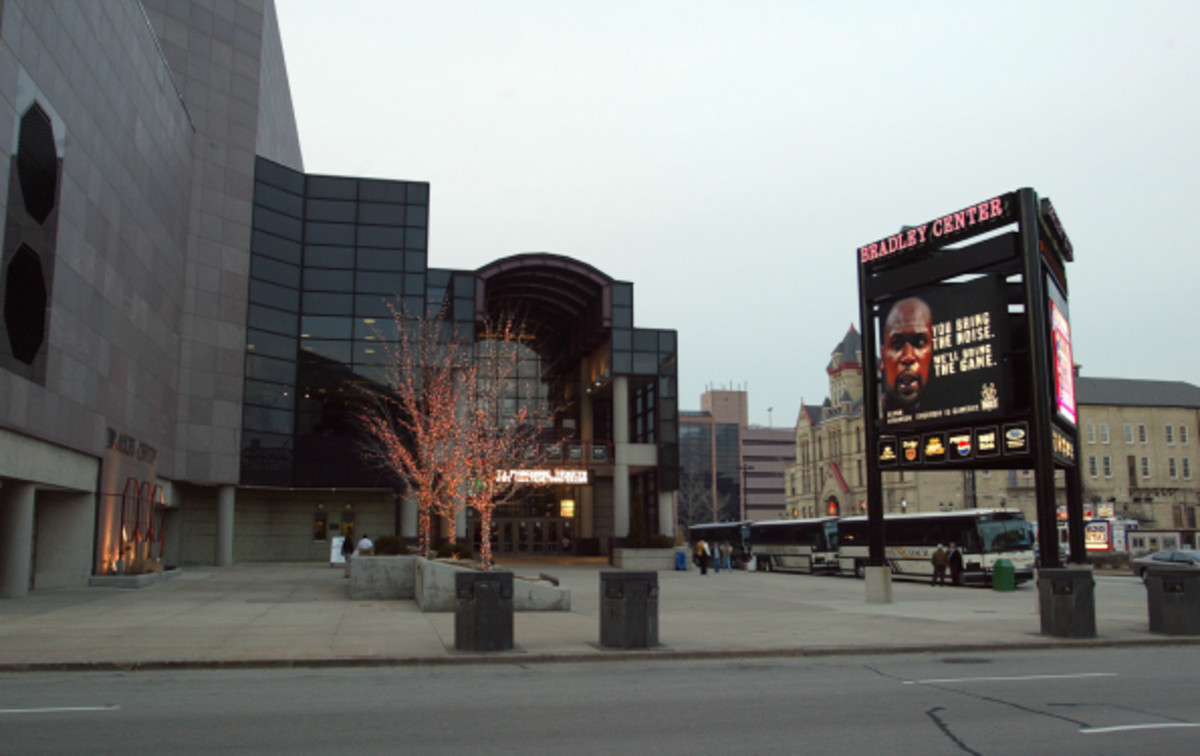 The Bradley Center was opened in 1988. (Gary Dineen/ National Basketball)