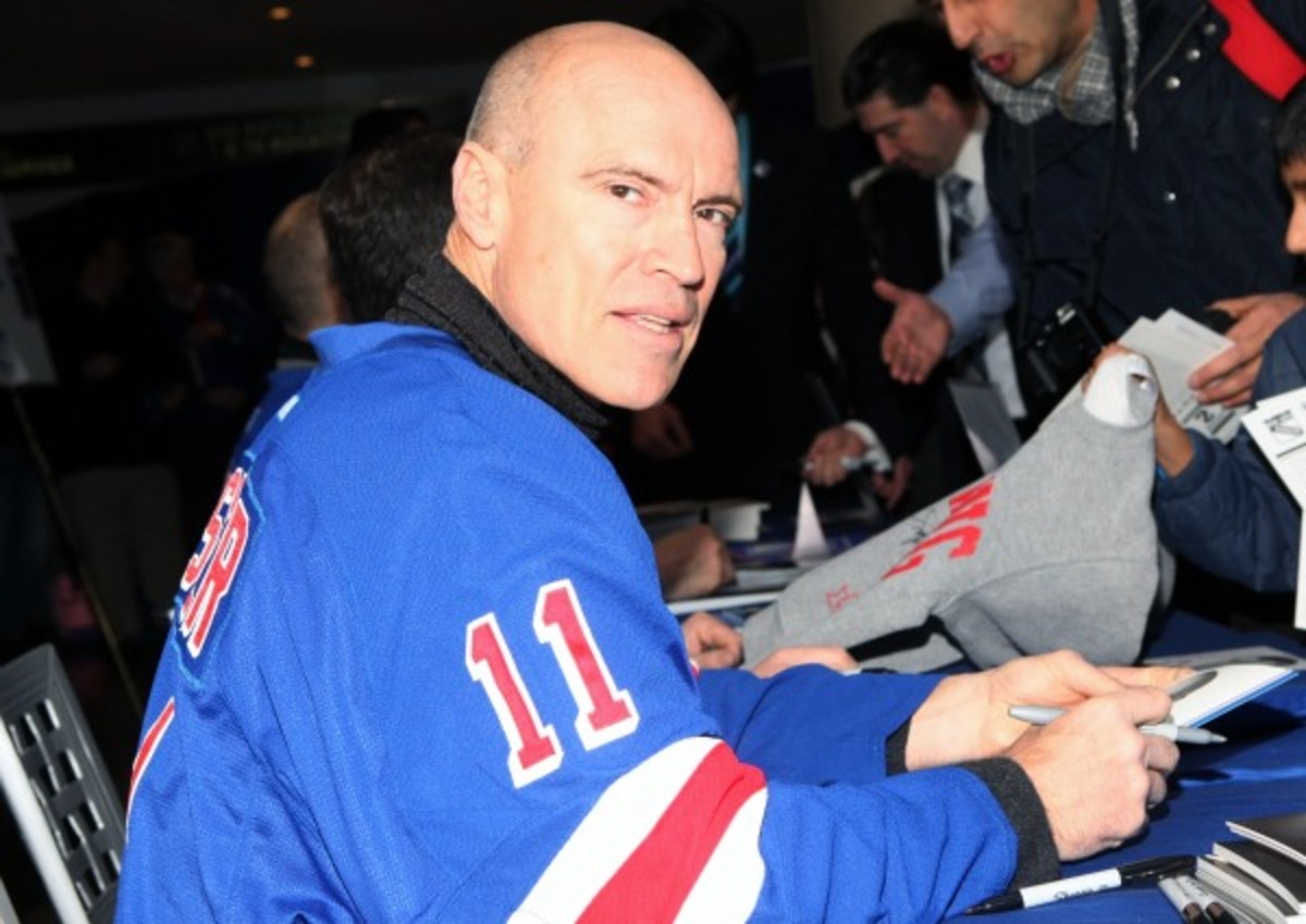 Mark Messier was passed over in the Rangers' search for a new head coach. (Bennett Raglin/Getty Images)
