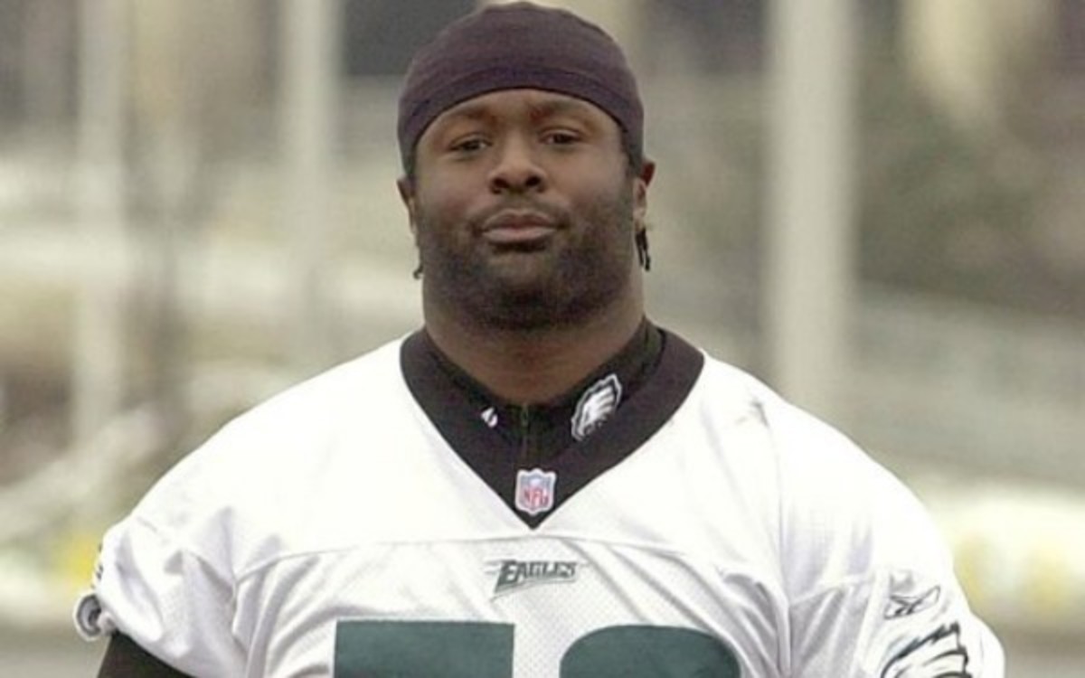 Former NFL player Hugh Douglas was charged with assault after allegedly hitting a women at a hotel. (Dan Loh/AP photo)