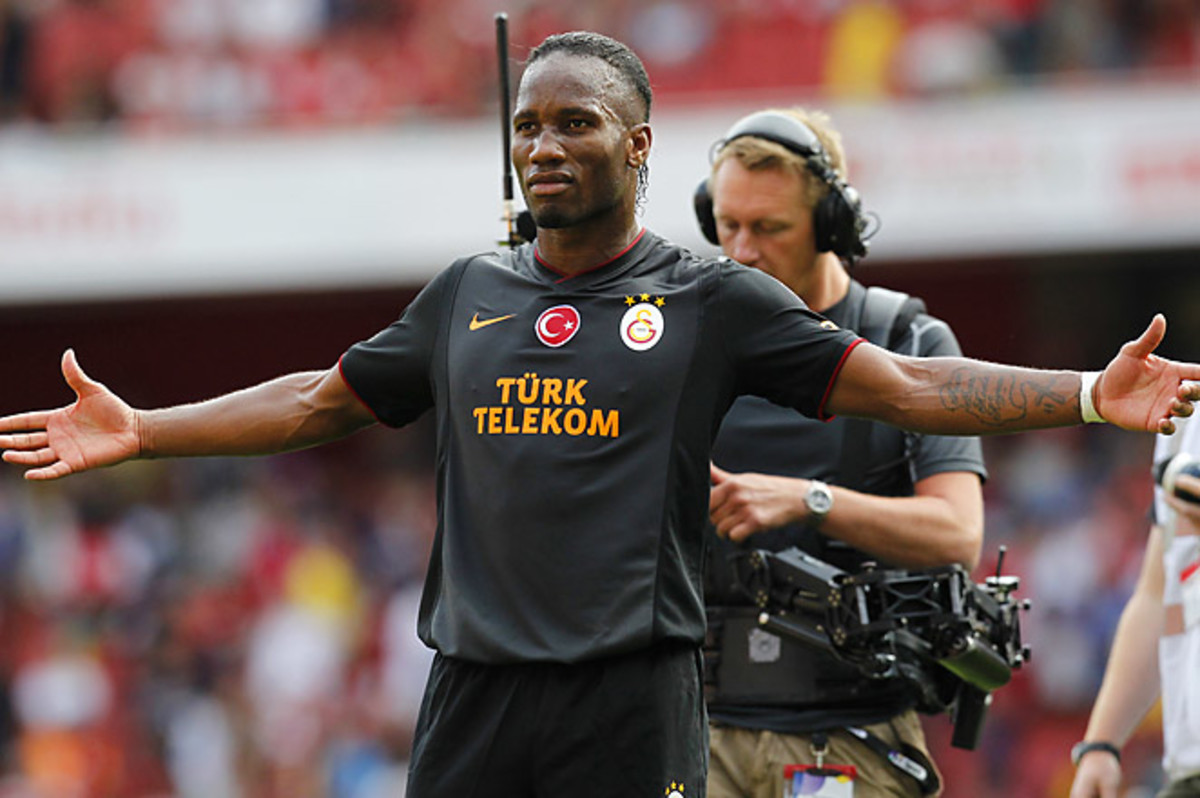 Didier Drogba scored twice in just ten minutes to give Galatasaray the victory in Arsenal's own stadium. 