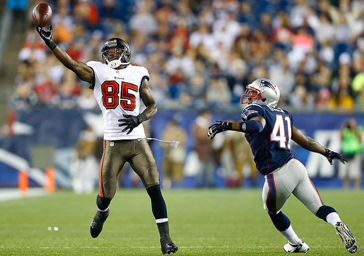 The Bucs need another playmaker to step up at receiver, and free agent Kevin Ogletree made his case against the Pats. (Jared Wickerham/Getty Images)
