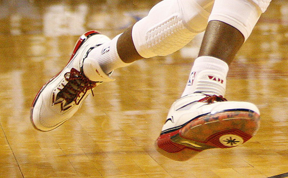 dwyane-wade-nba-playoffs-2013-sneakers.jpg