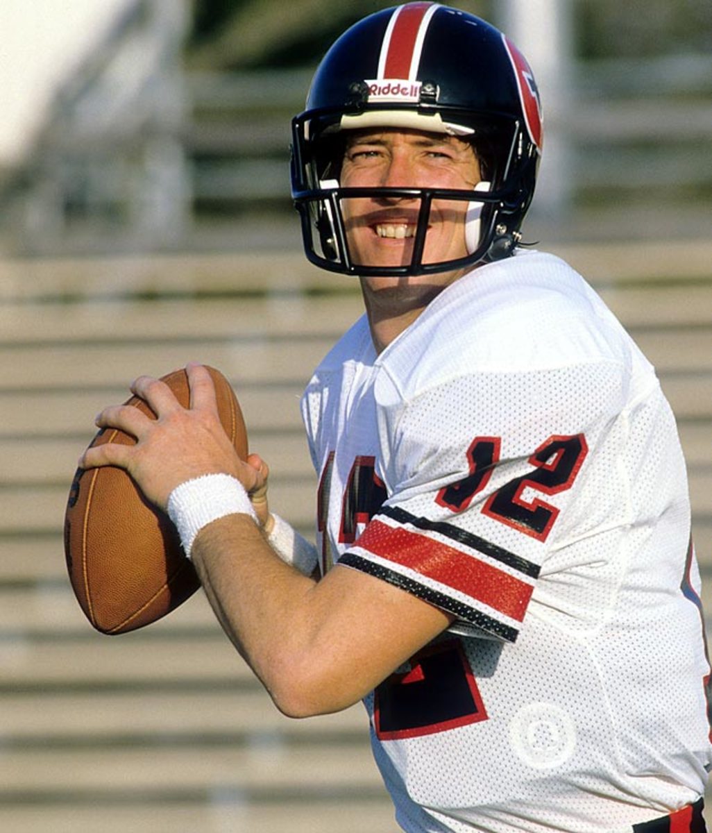 Jim Kelly played with the USFL's Houston Gamblers before move to the Bills in the NFL.
